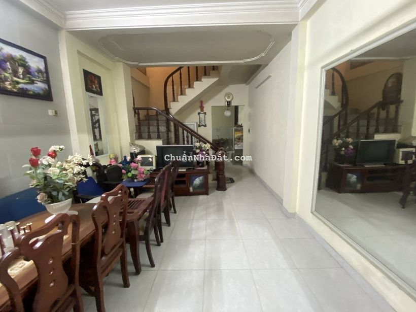 Cho thuê nhà 4 tầng x50m2 Kim Liên  thoáng sáng 03PN full nội thất