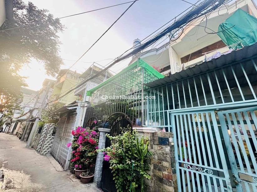 Bán nhà chính chủ hẻm xe hơi Âu Dương Lân Phường 3 Quận 8,60m2,2 tầng.