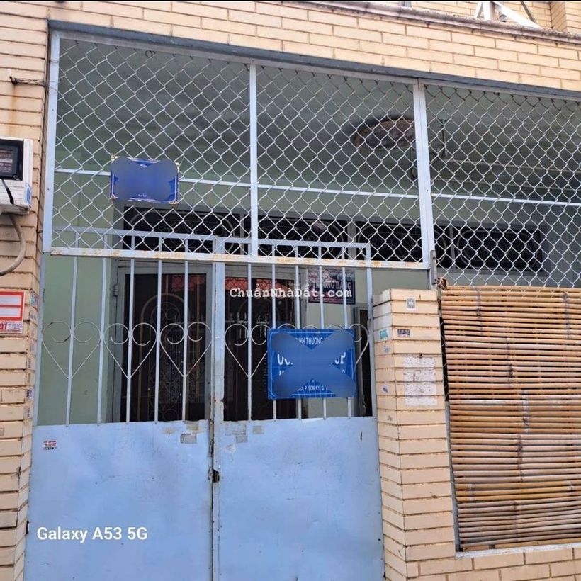 Chính chủ. Bán nhà 4 x 13m cấp 4 hẻm xe hơi sát bên Aeon Mail Tân Phú.