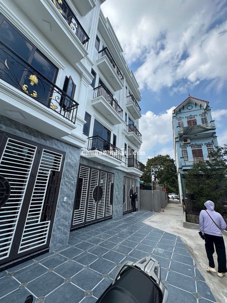 NHÀ 4T*42M2 VỊ TRÍ ĐẸP-GARA Ô TÔ-NGÕ NÔNG-CÁCH ĐẠI LỘ 800M-GIÁ 4,2 TỶ