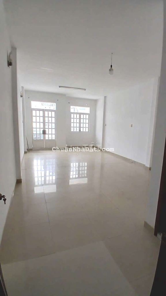 NHÀ LẦU CỰC RỘNG GIÁP NGUYỄN ẢNH THỦ