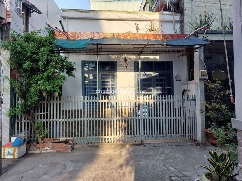 BÁN NHÀ 5,5 X 12M CẤP 4. HẺM XE HƠI SÁT BÊN CHỢ SƠN KỲ QUẬN TÂN PHÚ.