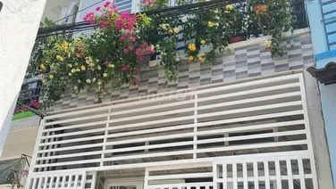 Q.8 / 40 m² x 2 TẦNG / 3.x TỶ / Hẻm 3m / Đ. PHẠM THẾ HIỂN