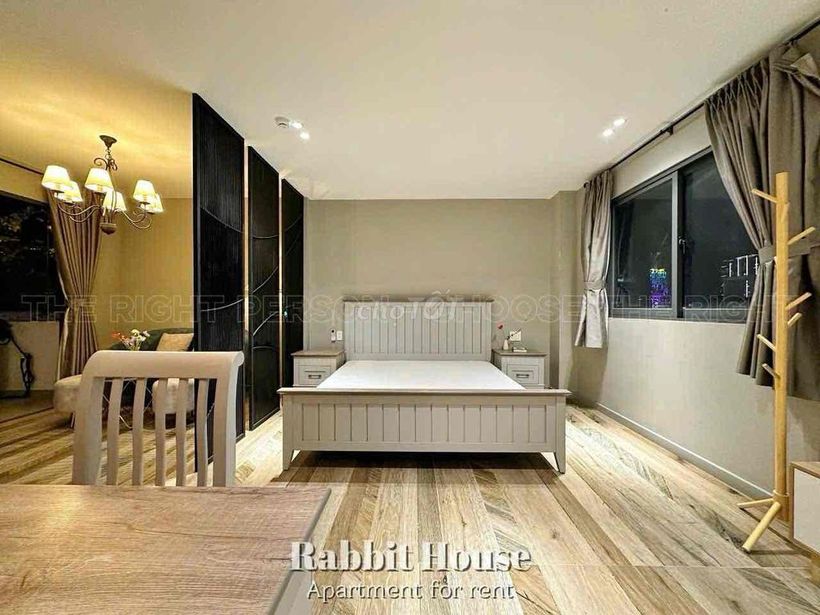 Căn Hộ 1 Phòng Ngủ - Ban Công Lớn, View Đẹp - Giáp Quận 1, Cầu Sài Gòn