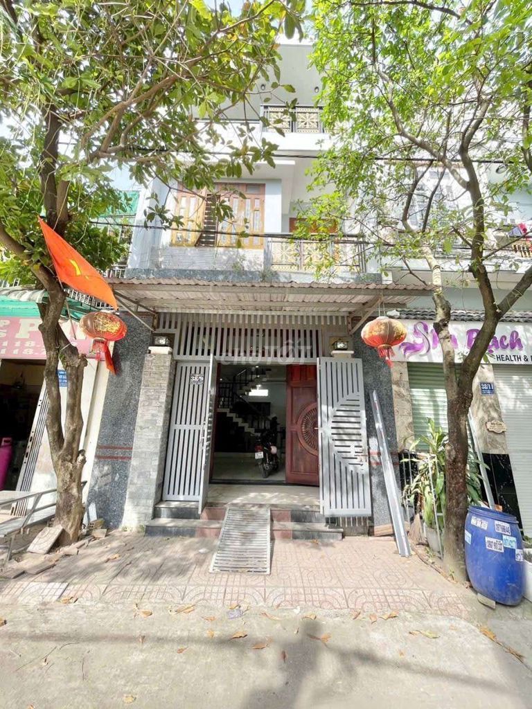 Cho thuê nhà 1 Trệt 2 Lầu gần Làng Đại học Dĩ An