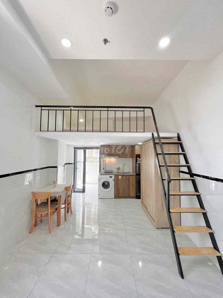 Phòng Duplex , có cửa sổ trời rộng thoáng , Gần lotte mart Quận 7