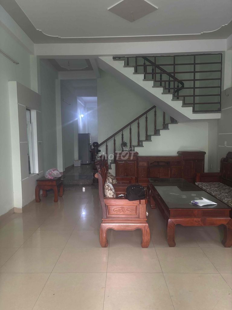 Cần cho thuê nhà 2 tầng mặt tiền đường Thôi Hữu Tho Quang Sơn Trà Đà N