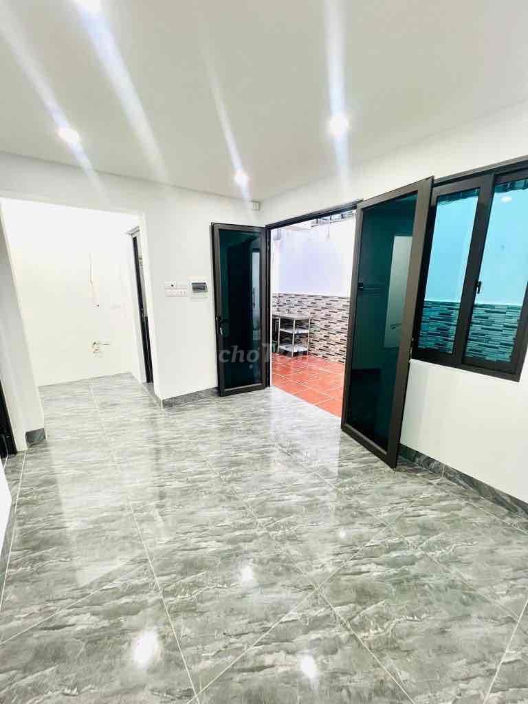 TÌM ĐÂU RA NHỈNH 3 TỶ CĂN NHƯ NÀY  - MẶT TIỀN RỘNG - SÂN ĐỂ XE RIÊNG