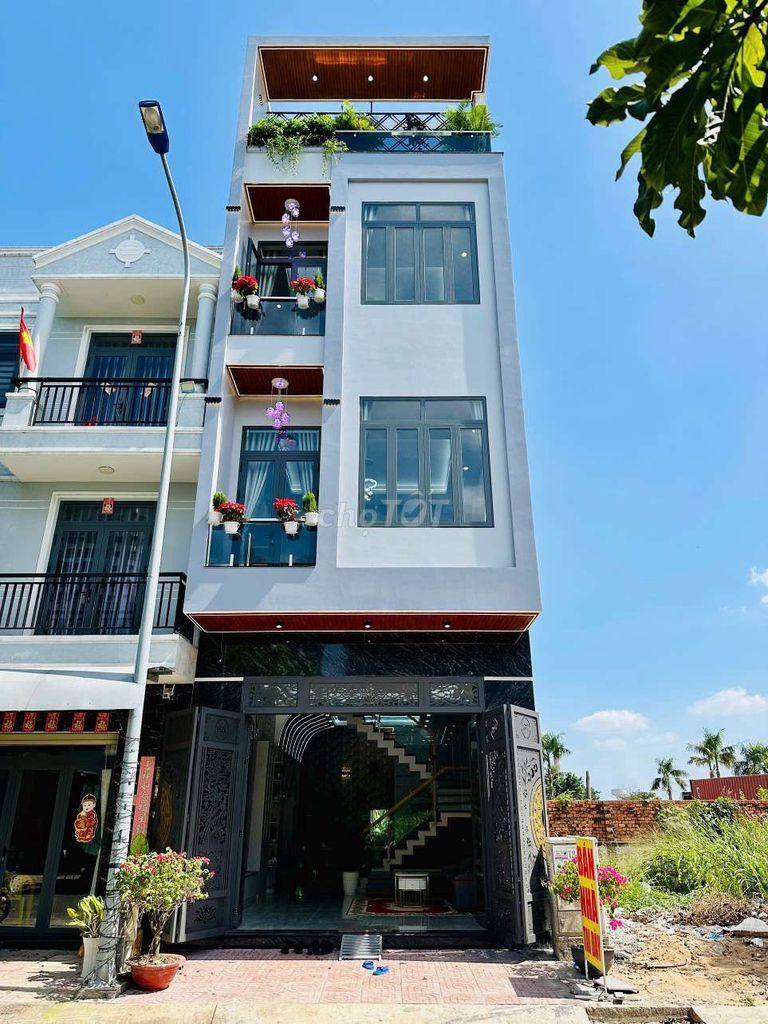 5,35 Tỷ 🏡 Bán Nhà 3 Tầng Dĩ An gần vincom 550 , kcn Vsip1