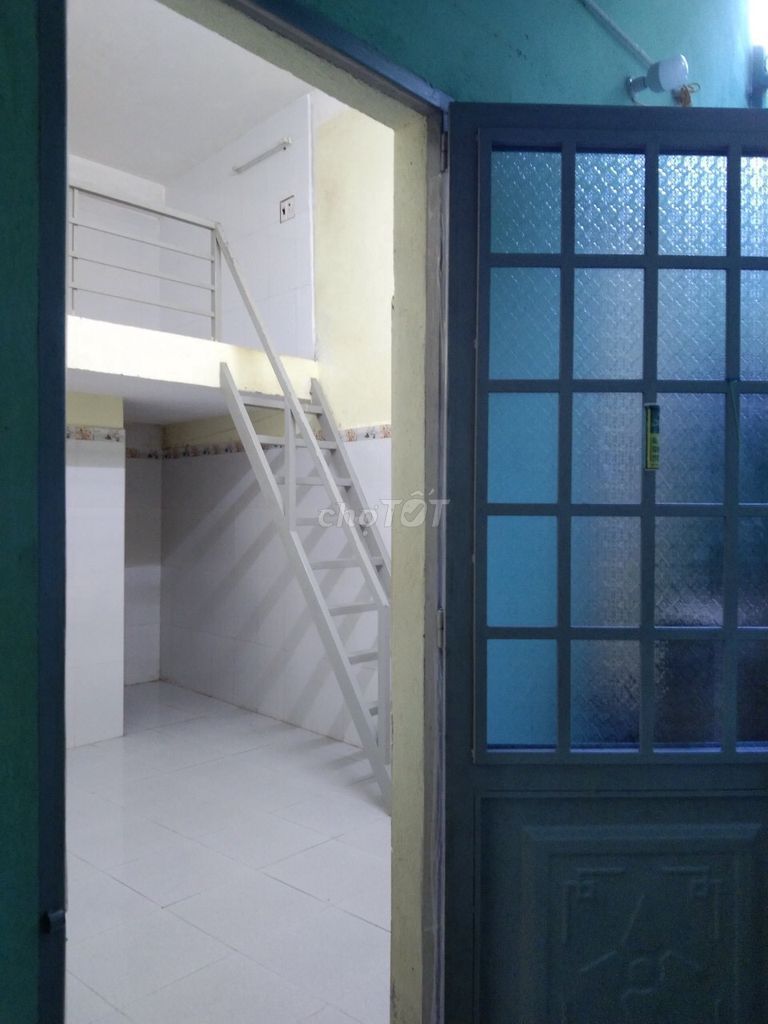 Còn 1 phòng dt 25m2 ở k231/3 nguyễn công trứ