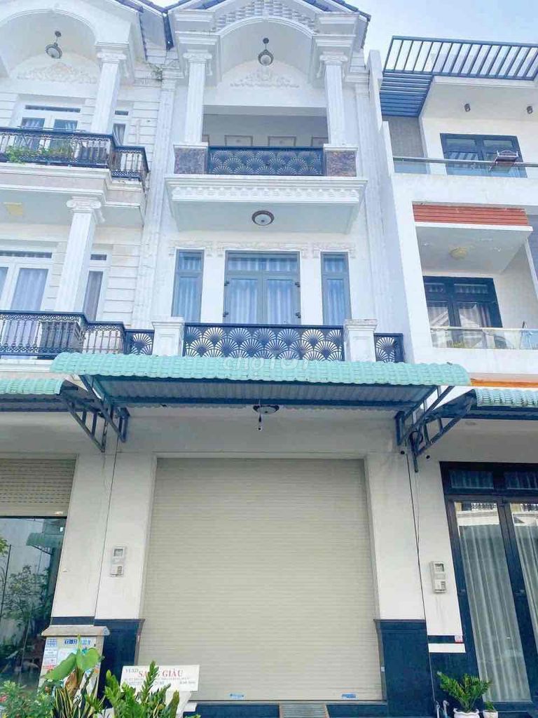 Cần Bán Gấp Nhà Trệt 2 Lầu KDC Hưng Phú 1 Gia Tốt