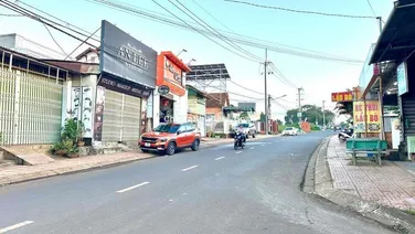 cần tiền trả nợ nên cần bán gấp lô đất ngay trung tâm thị trấn Dak Mil