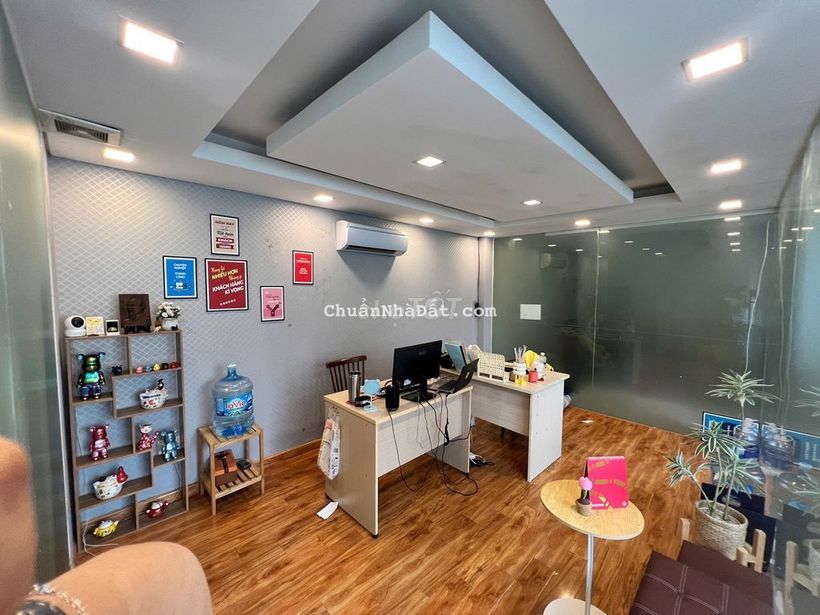 Văn phòng nằm ngay trung tâm GV giá cực TỐT