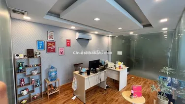 Văn phòng nằm ngay trung tâm GV giá cực TỐT