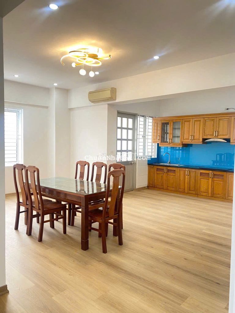 Hơn 3 tỷ! Bán chung cư KĐT Sài Đồng, Lô Góc, Tầng đẹp. Ở ngay!