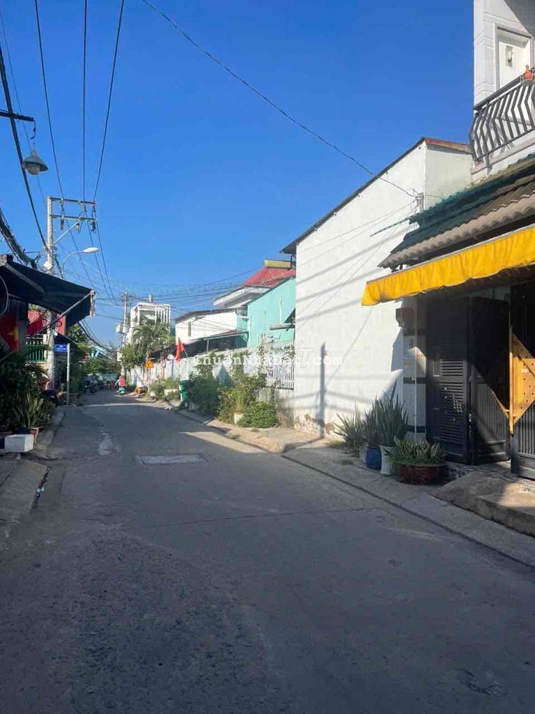 NHÀ 3 LẦU HẺM XE HƠI TRỤC CHÍNH SỔ HỒNG RIÊNG 6 PN