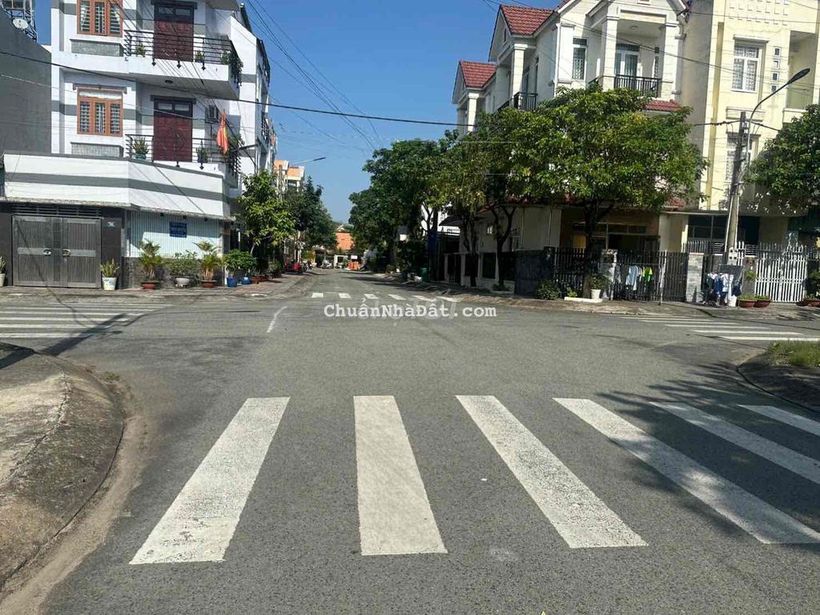 Bán Nhà phố Ngay chợ Lát Thiêu - Bình Dương 105m2 giá 55tr/m2