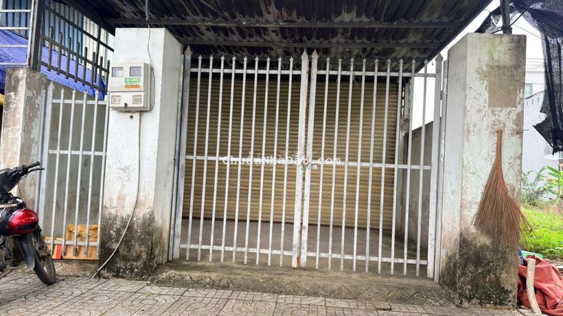 Cần bán gấp căn nhà ngay khu công nghiệp Tây Đô. Đức Hoà