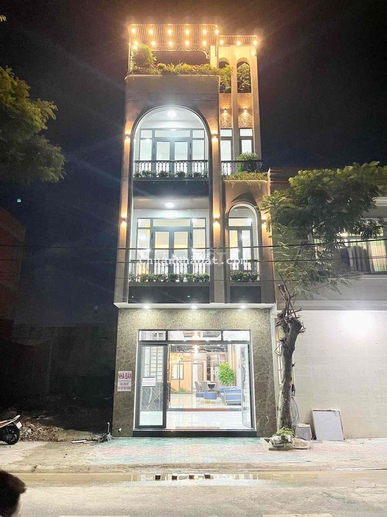 Nhà Phố 3 Tầng có Phòng ngủ dưới và sân vườn mini Thuận Giao 7tỷ2