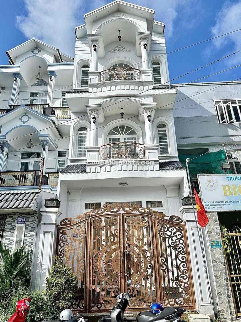 Nhà 2 lầu 4 phòng mặt tiền Trần Vĩnh Kiết