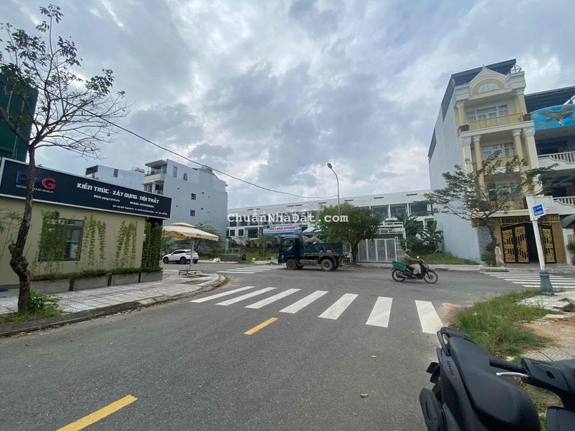 Bán toà căn hộ 11 phòng đường Bờ Quan 3, Nam Hoà Xuân có doanh thu tốt