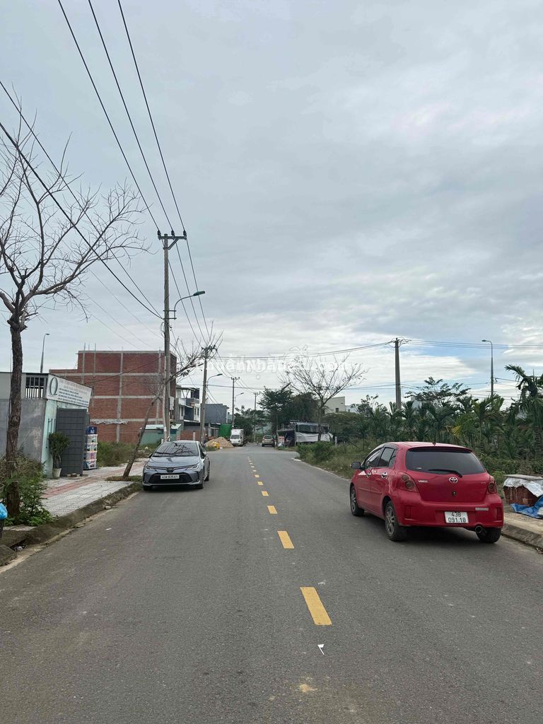 Chính chủ cần bán lô đất mặt tiền đường Phan Hoan, đối diện trường