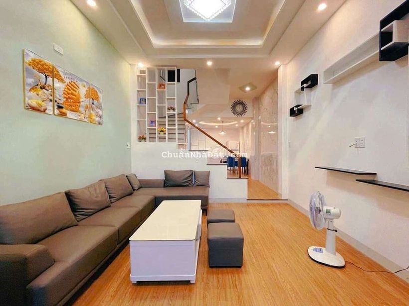 Cho thuê nhà 3 tầng,3 mê,cách đường Hà Huy Tập 15m