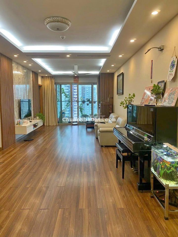 Tôi cần bán chung cư Usilk City 166m2, 4 ngủ, 3 vs chỉ 8.X tỷ