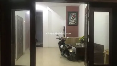 Cho thuê văn phòng 50m2 phố Trần Quốc Hoàn, Cầu Giấy