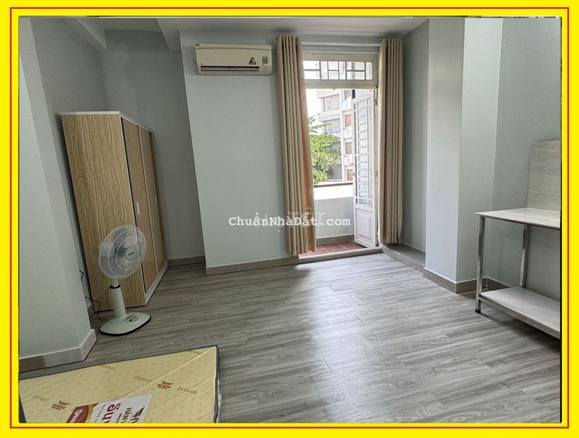 Phòng gần công viên LÊ VĂN TÁM, có BAN CÔNG, full nội thất
