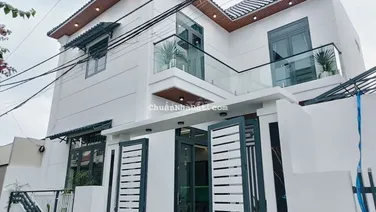 Nhà 1 lầu mái ngói 9,2x10 có sân để xe hơi đường Nguyễn Thị Thảnh