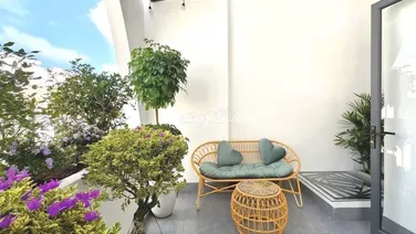 BÁN NHÀ đường LÊ ĐÌNH LÝ k7m trước nhà .