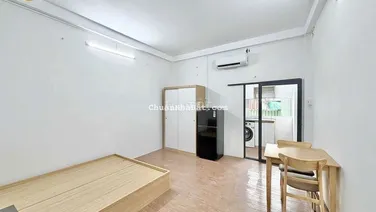 CĂN HỘ 1 PHÒNG NGỦ CỬA SỔ NỘI THẤT MỚI 100% NGAY VÓNG XOAY ĐBP