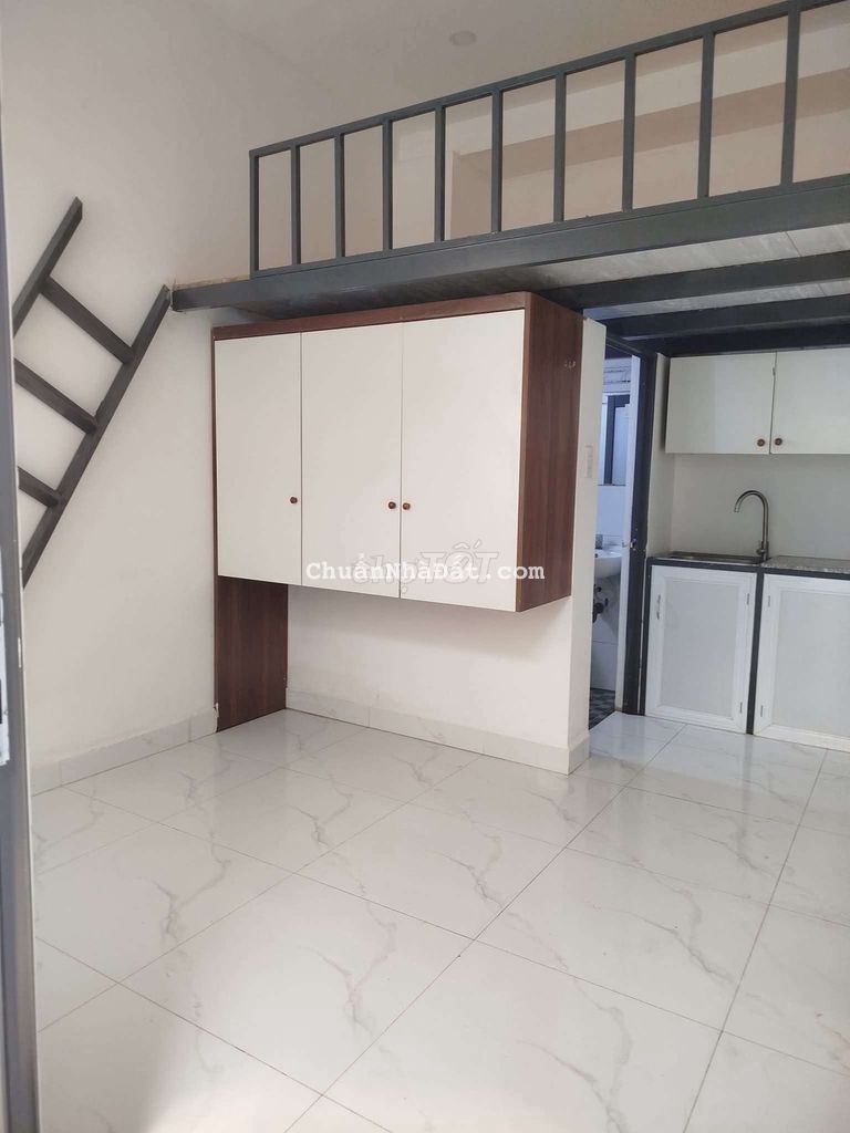 phòng có gác ở 306/52 vườn lài,an phú đông Q12