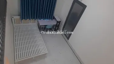 Nhà nguyên căn 82m2, 4 phòng ngủ, phòng khách rộng, sân đậu ô tô