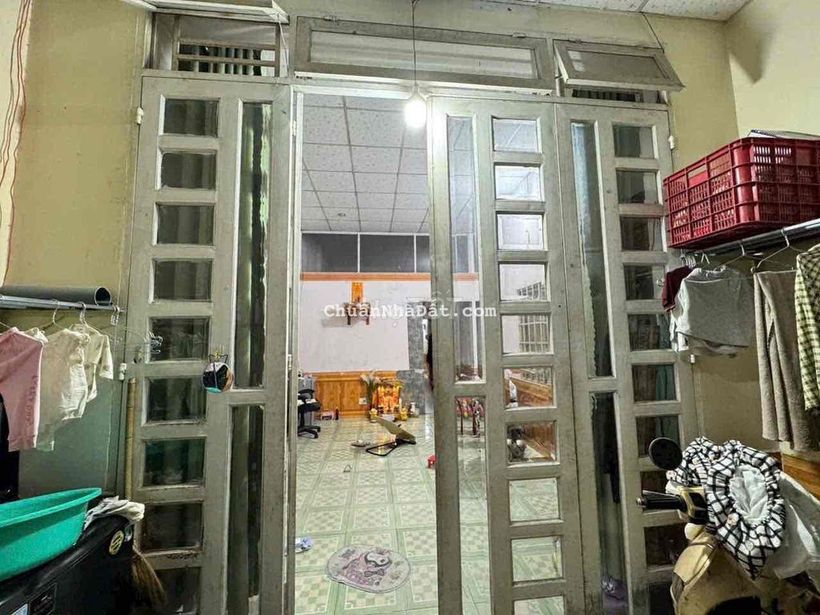 Bán nhà cấp 4 , có 2 phòng ngủ cách chợ dĩ an 1 tầm 200 m