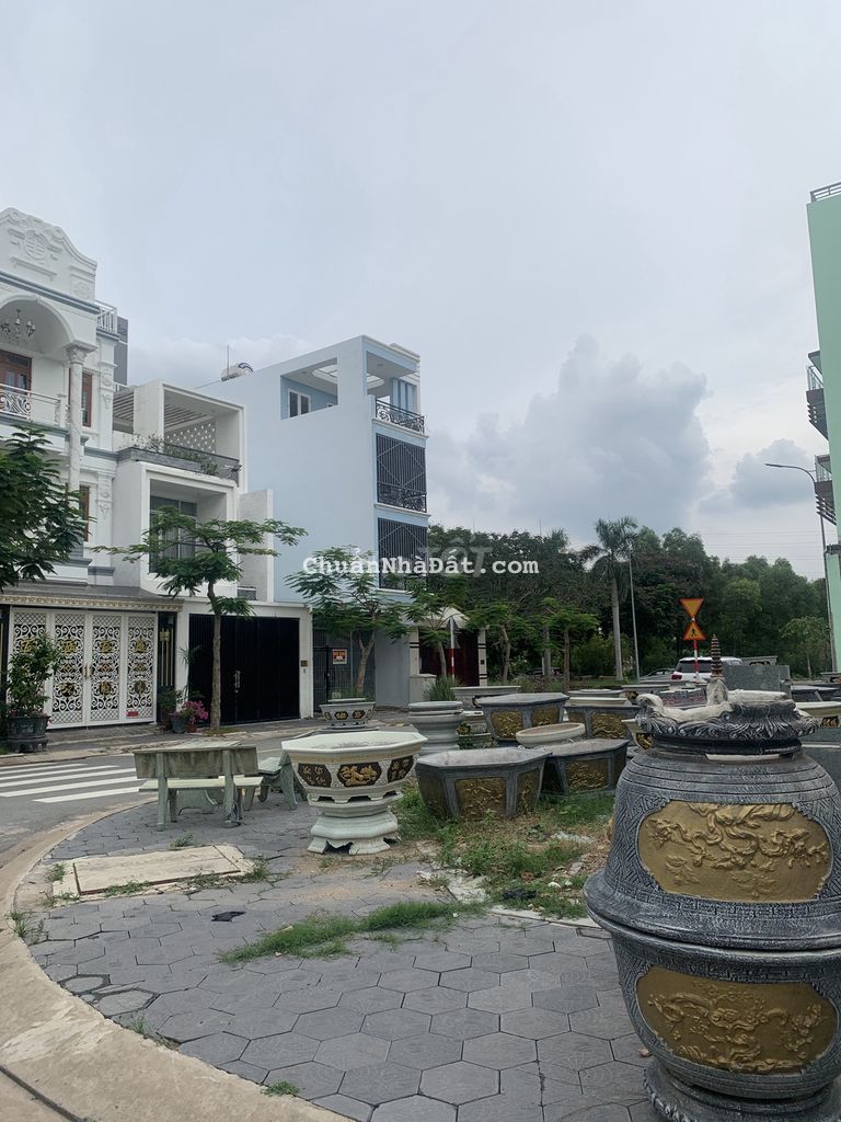 Ngộp BANK bán gấp nhà TheSeasons ngay Lotte giá 6.650 tỷ DT 5x20 1T 2L