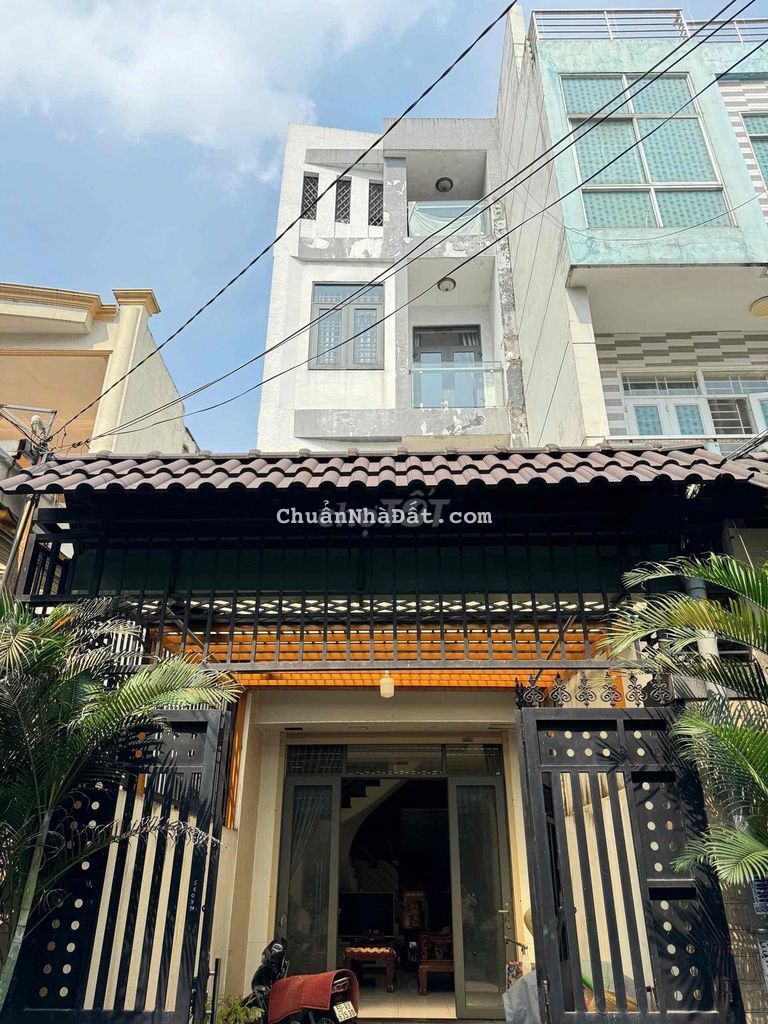 NHÀ HẺM XE HƠI THÔNG, CÁCH MẶT TIỀN QUANG TRUNG 50M