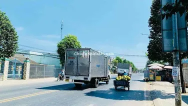 Đất 1/DT824 hẻm 5m . gần chợ đức Hoà .điện máy xanh cách 100m