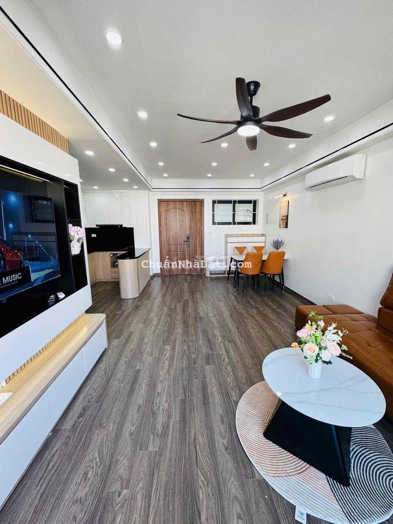 e cần bán căn hộ Nơ 5 bán đảo Linh Đàm ***