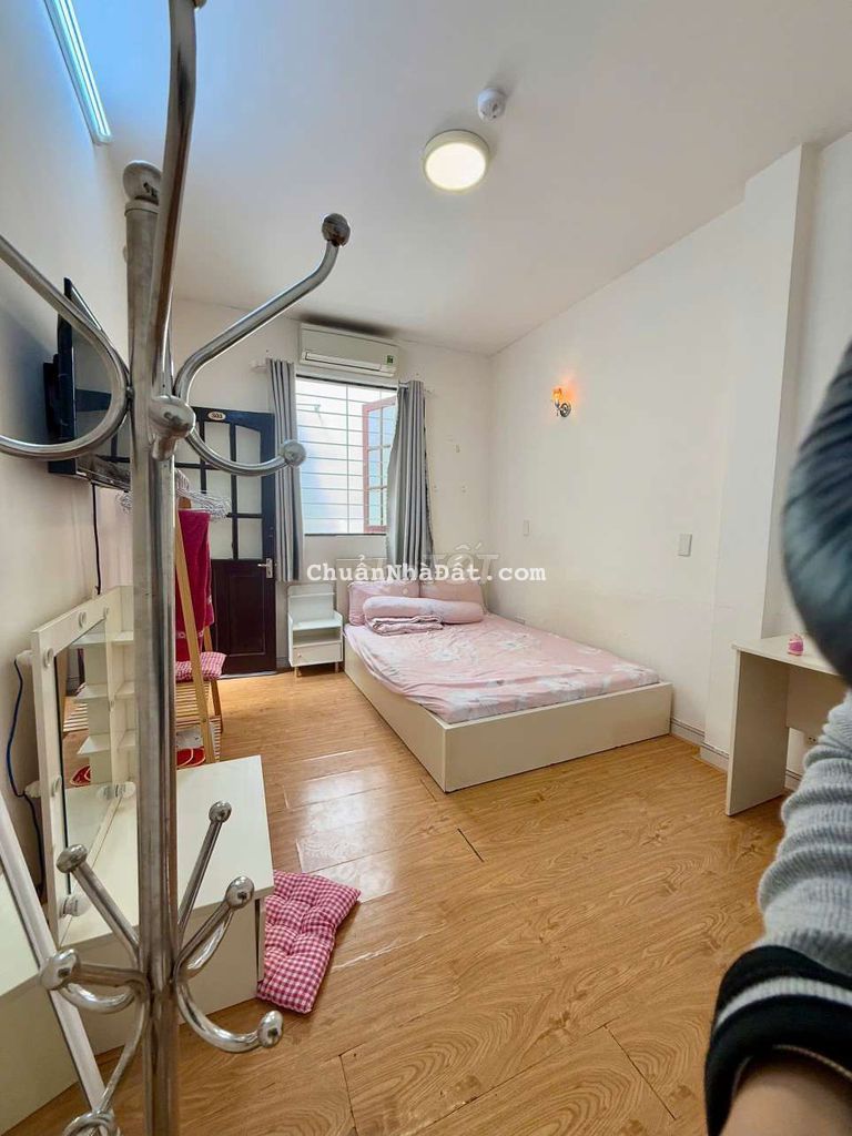 PHÒNG ĐẸP FULL NỘI THẤT - TT QUẬN 10 KẾ ĐH KINH TẾ- BV 115