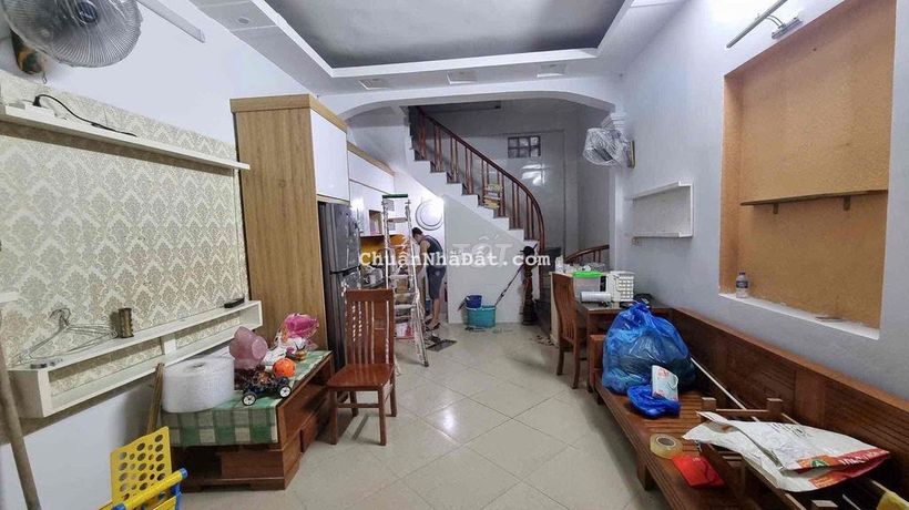 Cho thuê nhà nguyên căn ngõ 1197 Giải Phóng