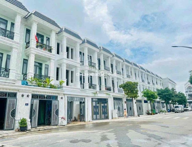 Nhà phố KDC Hoàng Nam 5, phường Tân Bình TP Dĩ An.