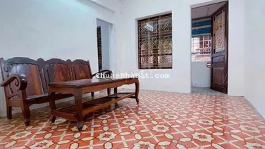 Cho thuê căn tập thể tầng 2 45 Chùa Bộc 80m2 2pn 1vs 9tr