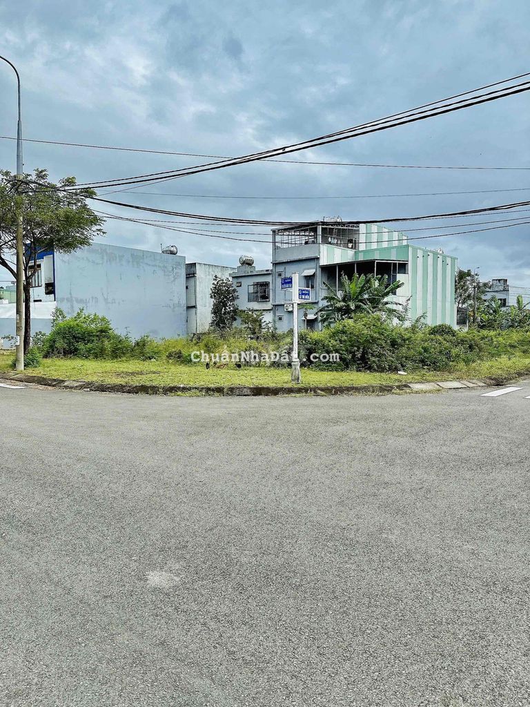 LÔ GÓC SIÊU VIP ĐƯỜNG 10,5m NẰM NGAY TRUNG TÂM KHU VỰC