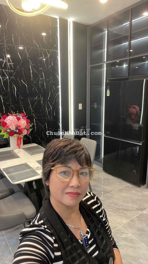 HIẾM CÓ NHÀ 2 TẦNG FULL NỘI THẤT DT 55M NGANG KHỦNG GẦN 7M