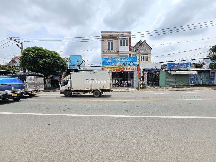 Nhà phố mặt tiền gần chợ Bình An và làng đại học quốc gia Tphcm