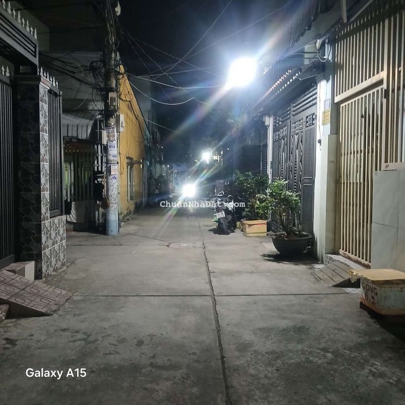 5 tỷ 350 thương lượng, nhà mới 3 tầng, đường 6 mét, dt: 4 × 12