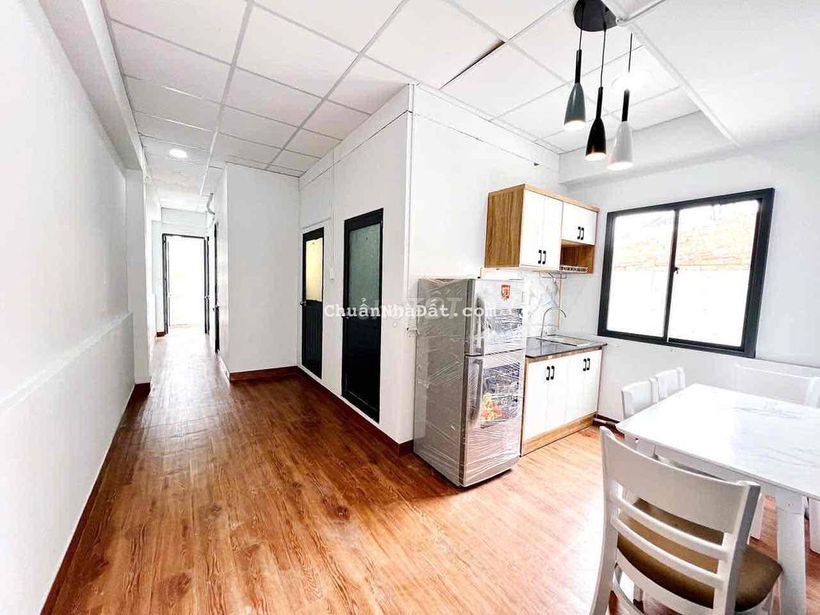 cho thuê căn hộ 2Pn, 2Wc tại quận 10, ban công, mặt tiền, đủ nội thất