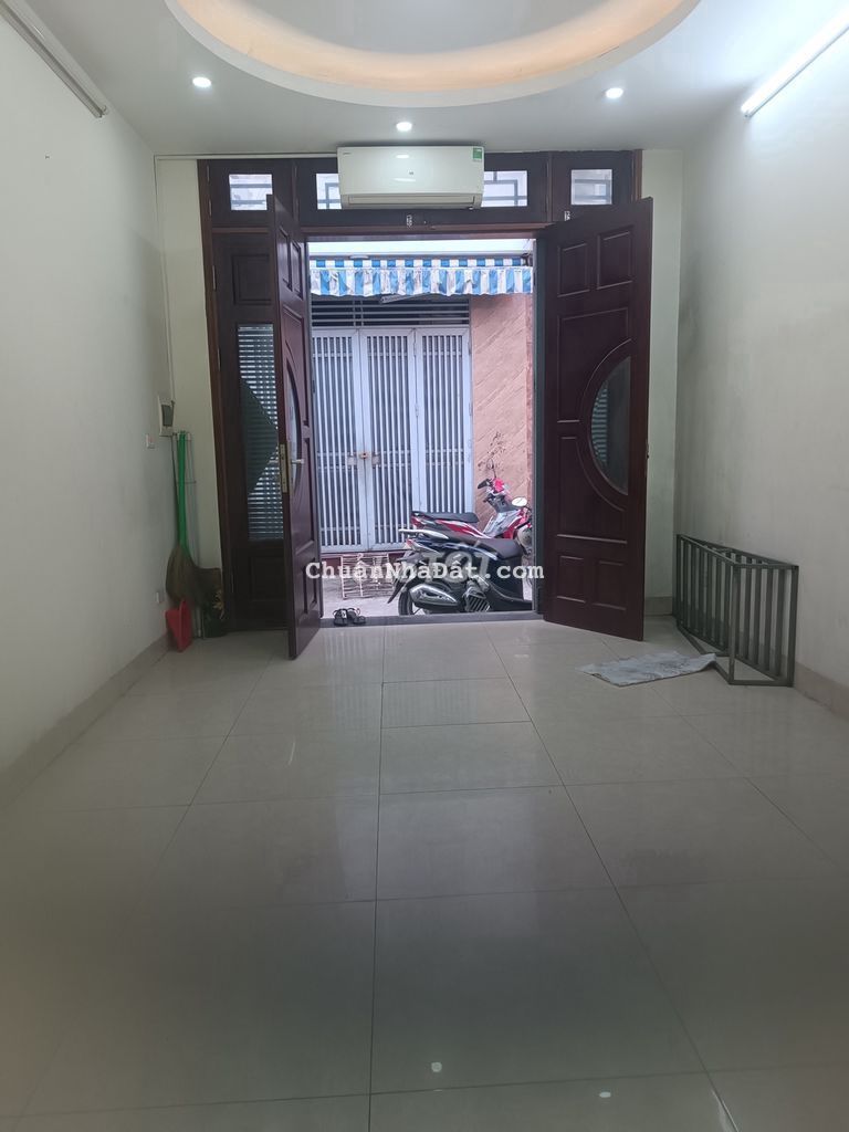 CHO THUÊ NHÀ NGUYÊN CĂN – 5 TẦNG, NGÕ Ô TÔ – NAM DƯ